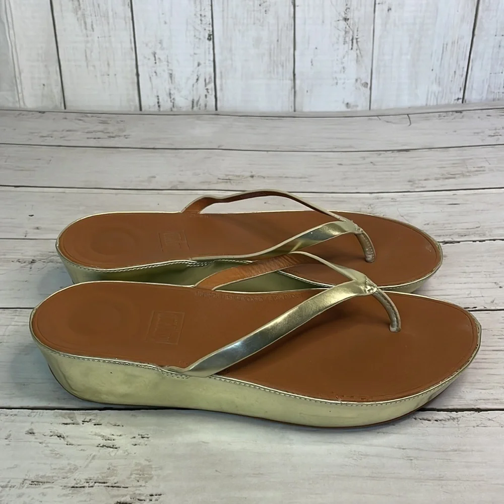 Fitflop Gold Leather Wedge Thong Sandal - Picture 2 of 14